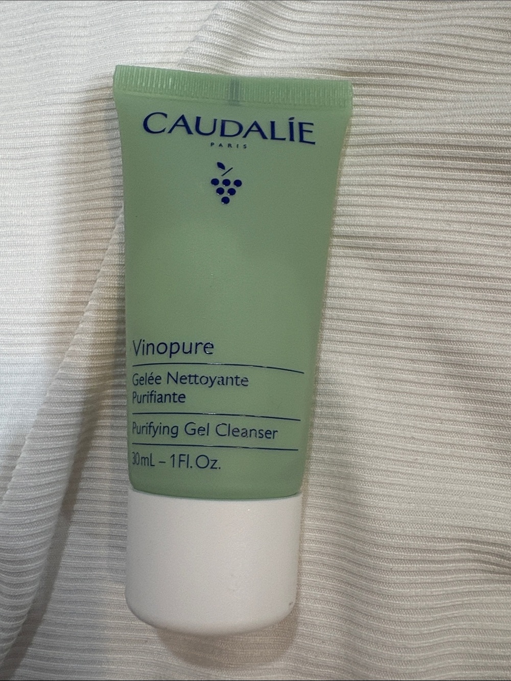 Caudalie Vinopure Purifying Gel Cleanser - Green and White